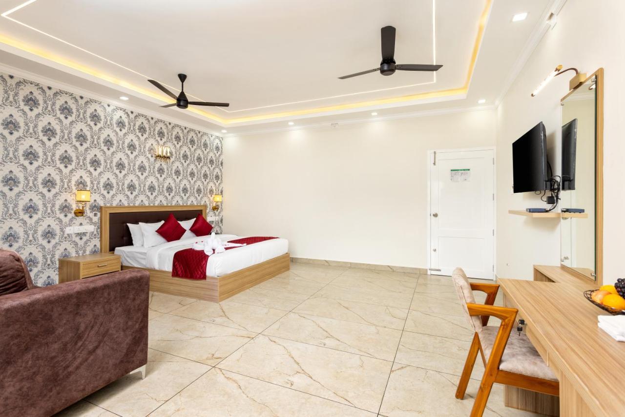 Esaa Airport Hotel Kochi Exterior foto